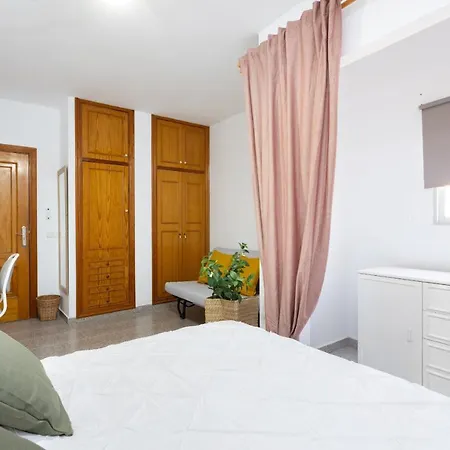 Eden 106 Surfy Stylish Bed&coffee Guest house *
