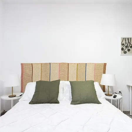 Eden 106 Surfy Stylish Bed&coffee Guest house
