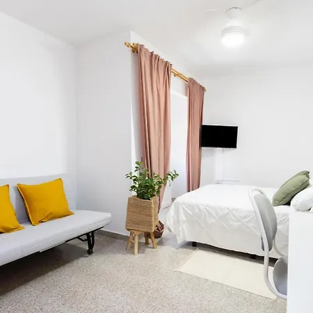 Eden 106 Surfy Stylish Bed&coffee Guest house *